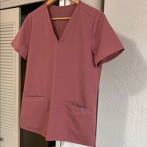 FIGS Casma scrub top in Mauve (size S)